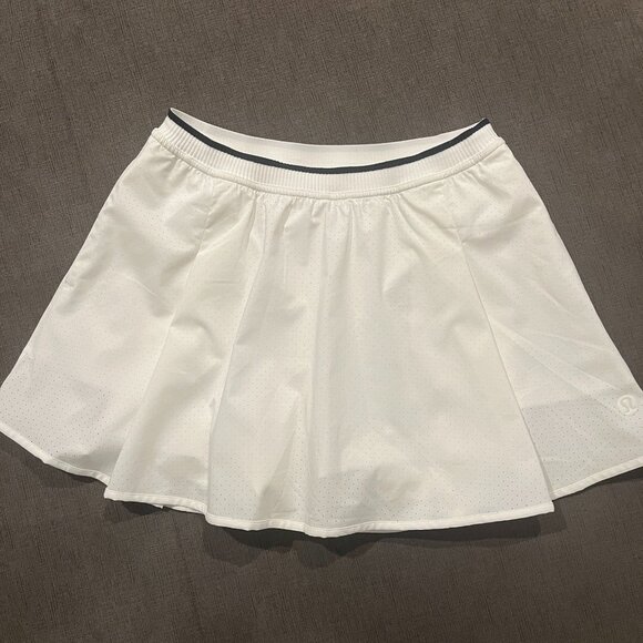 NWOT Lululemon Perforated Narrow Waistband Tennis Skirt - Size 6 - Picture 1 of 3